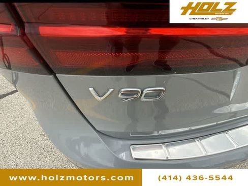 Used 2025 Volvo V90 B6 Cross Country Plus w/ Protection Package Premier AWD/4WD image 32