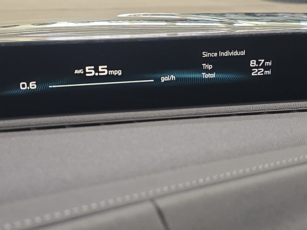 New 2027 BMW 740i w/ Executive Package RWD image 14