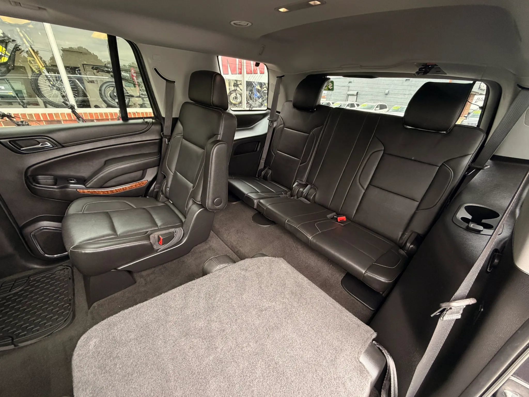 Used 2018 Chevrolet Tahoe Premier AWD/4WD image 16