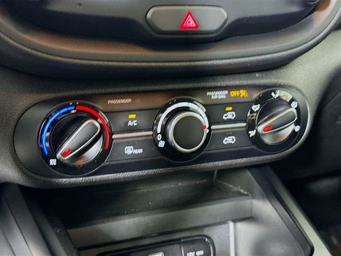 Used 2024 Kia Soul LX w/ Option Group 015 FWD image 8