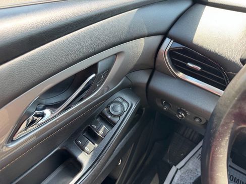 Used 2019 Chevrolet Traverse LT w/ LPO, Floor Liner Package AWD/4WD image 51