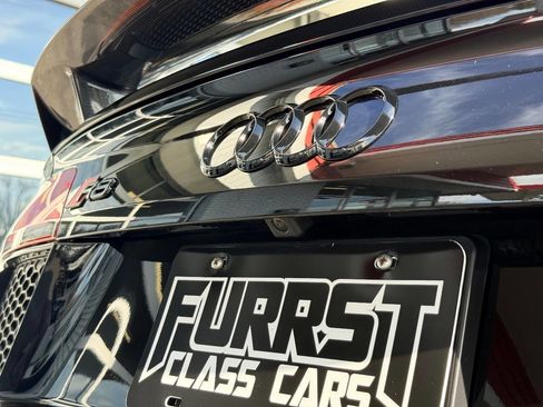 Used 2018 Audi R8 V10 w/ Black Optic Package image 9