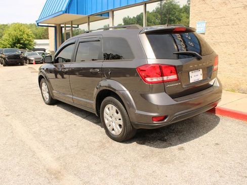 Used 2019 Dodge Journey SE w/ Connectivity Group image 4