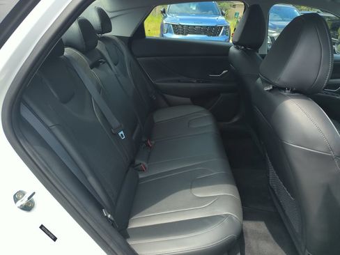 Used 2023 Hyundai Elantra Limited FWD image 33