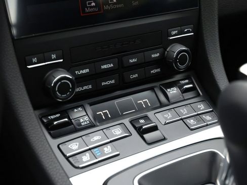 Used 2025 Porsche 718 Cayman RWD image 40