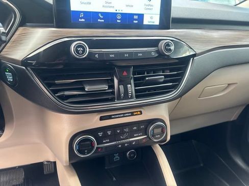 Used 2020 Ford Escape Titanium AWD/4WD image 30