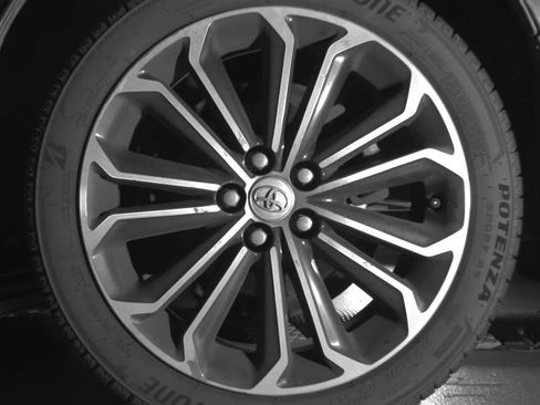 Used 2015 Toyota Corolla S image 26