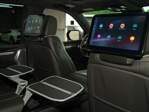 Used 2025 Cadillac Escalade V AWD/4WD image 30