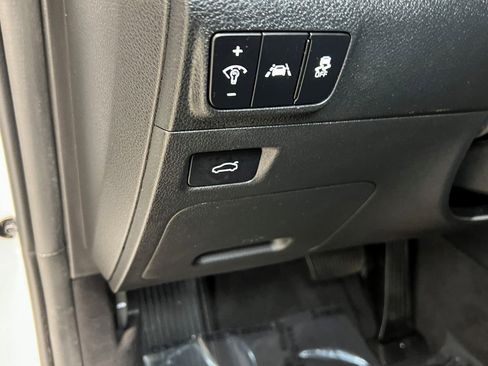 Used 2023 Kia K5 GT-Line image 31