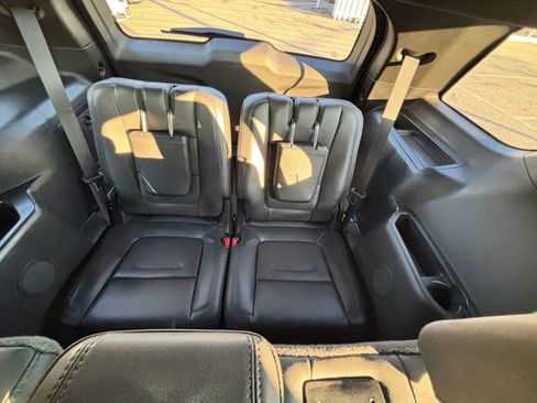 Used 2014 Ford Explorer XLT w/ Equipment Group 202A image 16