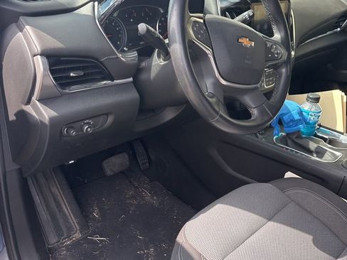 Used 2023 Chevrolet Traverse LT image 6