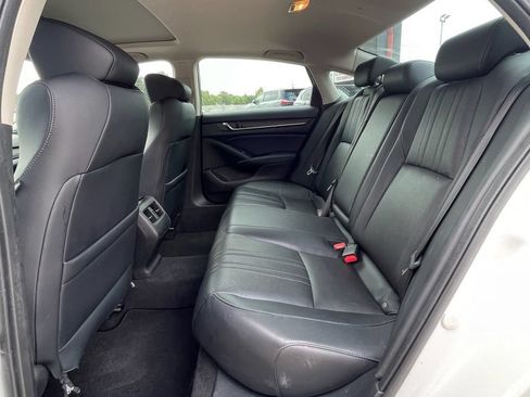 Used 2018 Honda Accord Touring image 30