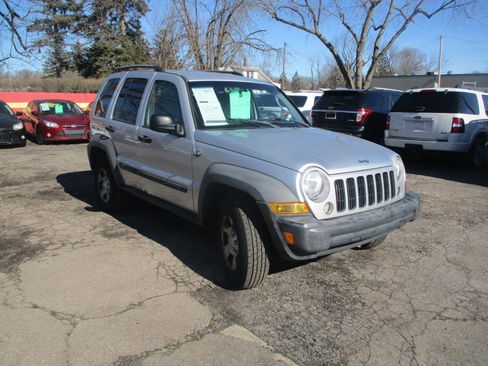 Used 2007 Jeep Liberty Sport AWD/4WD image 1
