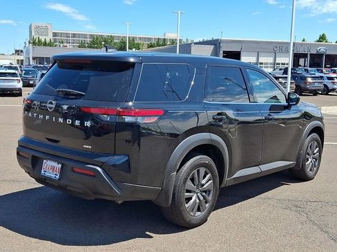 Used 2024 Nissan Pathfinder S AWD/4WD image 4