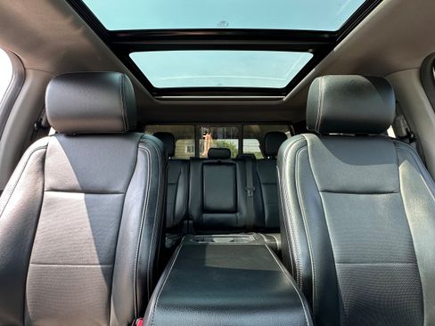 Used 2016 Ford F150 Lariat w/ Equipment Group 502A Luxury AWD/4WD image 18