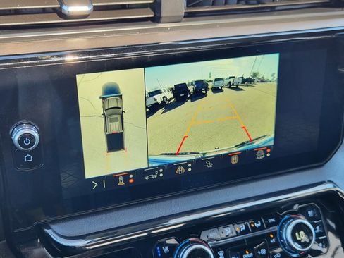 Used 2024 GMC Sierra 1500 AT4 w/ Technology Package image 19