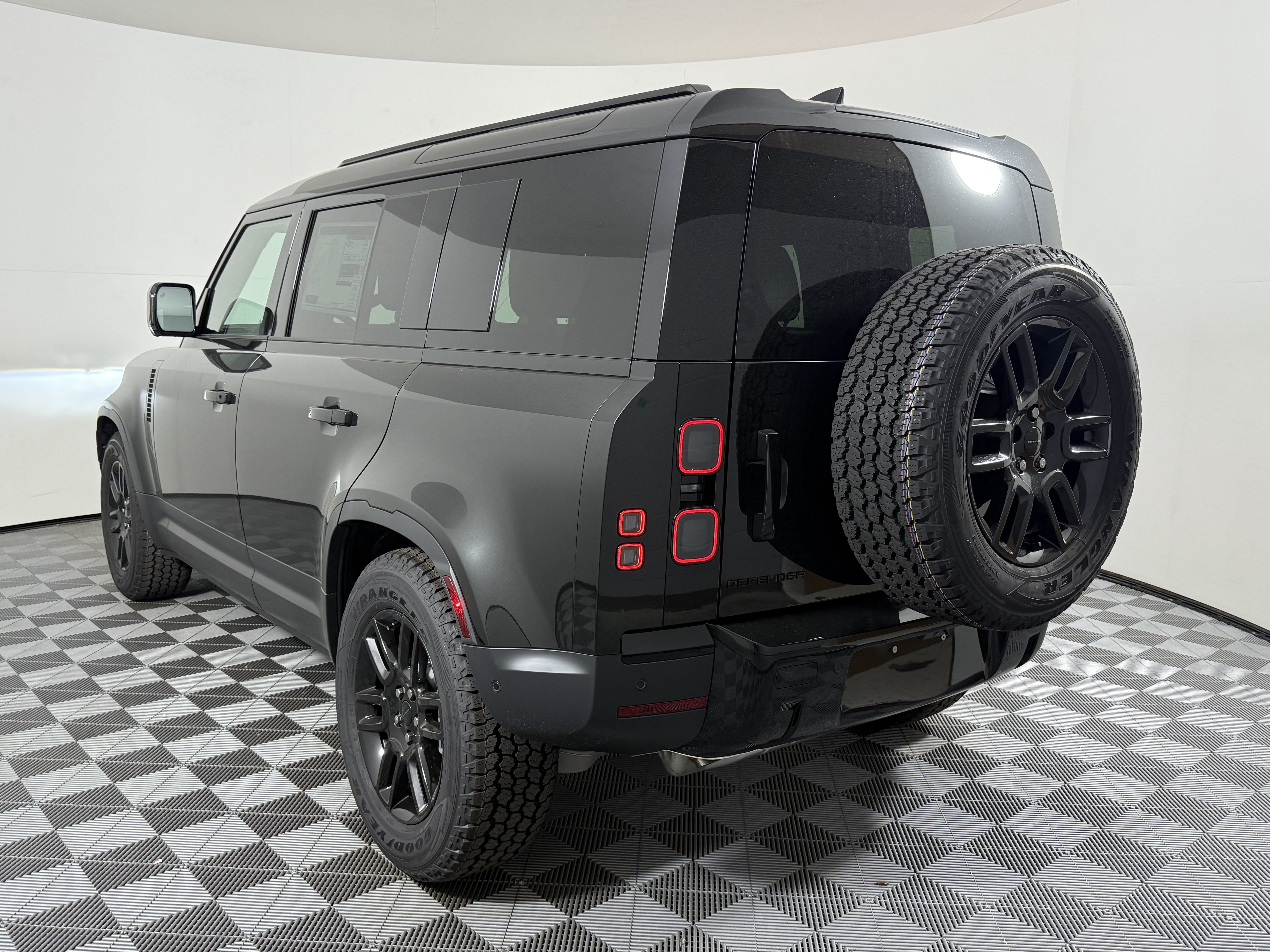 New 2026 Land Rover Defender 110 S AWD/4WD image 3