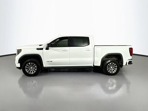 Used 2022 GMC Sierra 1500 AT4 w/ AT4 Premium Package AWD/4WD image 4