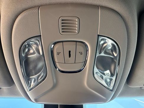 Used 2022 Jeep Compass Latitude AWD/4WD image 47