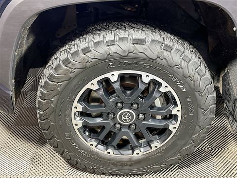 Used 2022 Toyota Tundra SR5 w/ TRD Off-Road Premium Package image 27