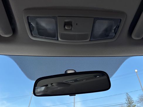 Used 2016 Mitsubishi Outlander ES image 37