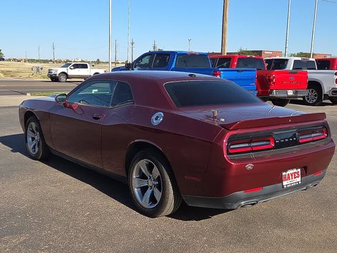 Used 2020 Dodge Challenger SXT RWD image 3