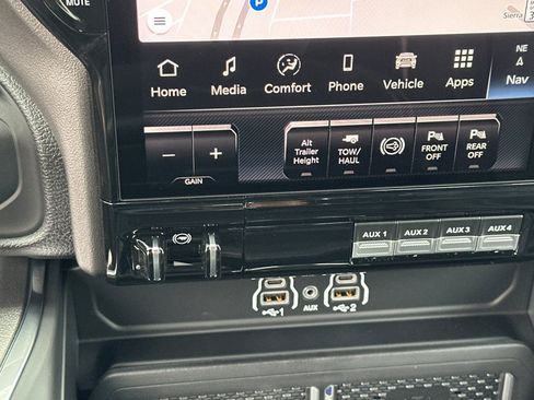 New 2026 RAM 3500 Laramie AWD/4WD image 24