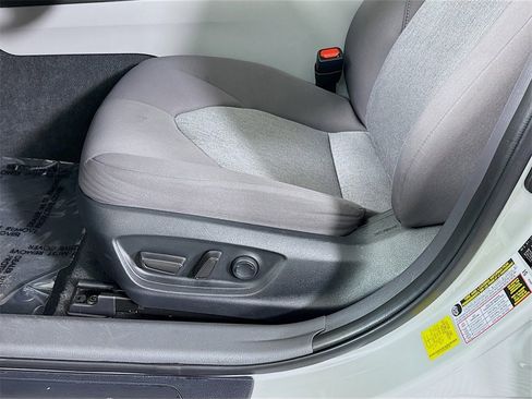 Certified 2022 Toyota Camry LE image 23