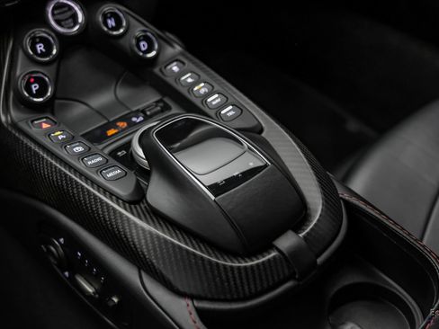 Used 2019 Aston Martin V8 Vantage Coupe RWD image 74