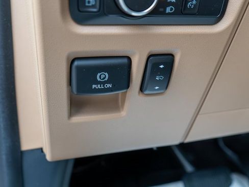 Used 2022 Ford F150 Lariat w/ Equipment Group 502A High image 28