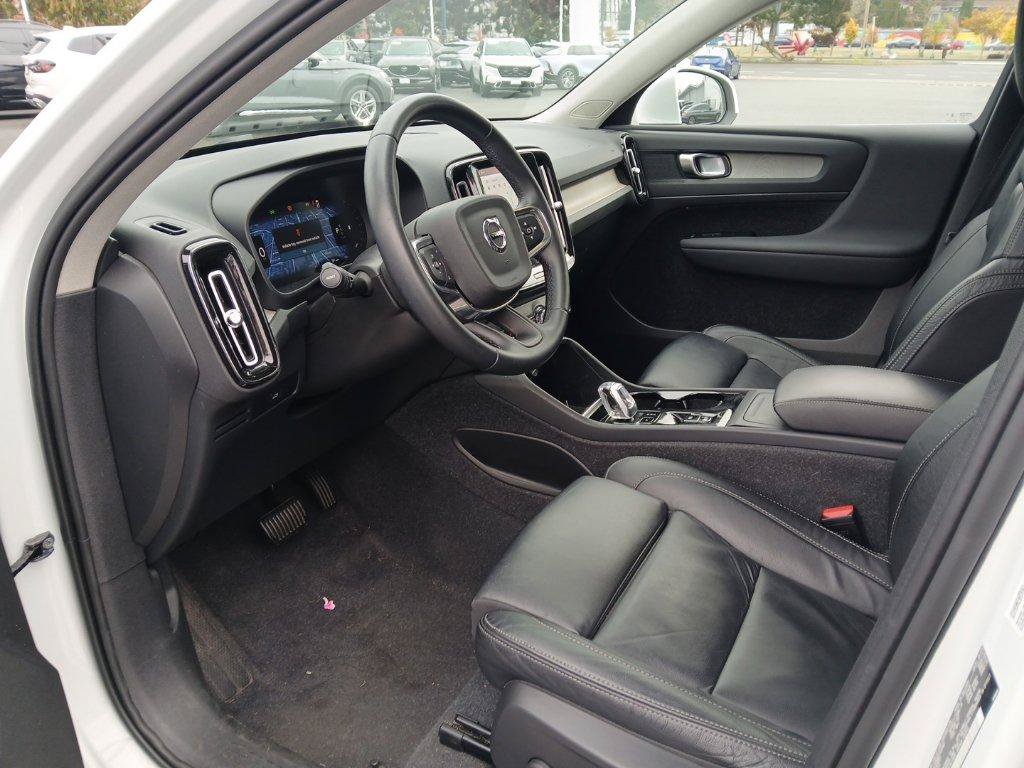 Used 2023 Volvo XC40 B5 Plus w/ Protection Package Premier AWD/4WD image 12