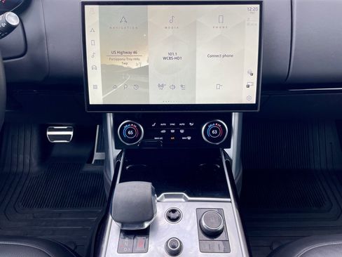 Used 2023 Land Rover Range Rover SE image 21