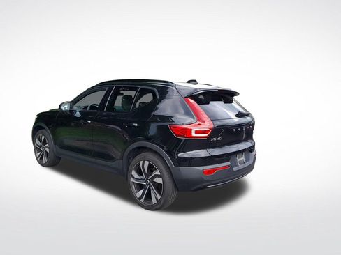 Used 2024 Volvo XC40 B5 Plus w/ Protection Package Premier AWD/4WD image 6