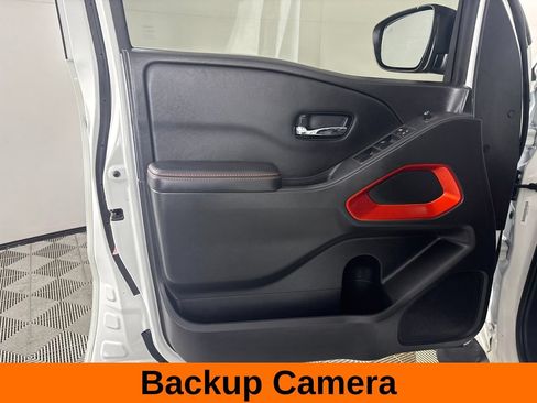 Used 2025 Nissan Frontier PRO-4X AWD/4WD image 10