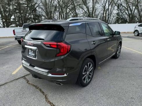 Used 2020 GMC Terrain Denali w/ Denali Premium Package image 8
