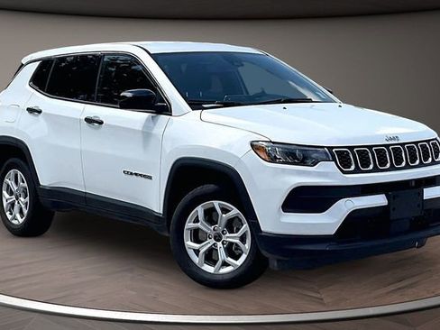 Used 2025 Jeep Compass Sport AWD/4WD image 10
