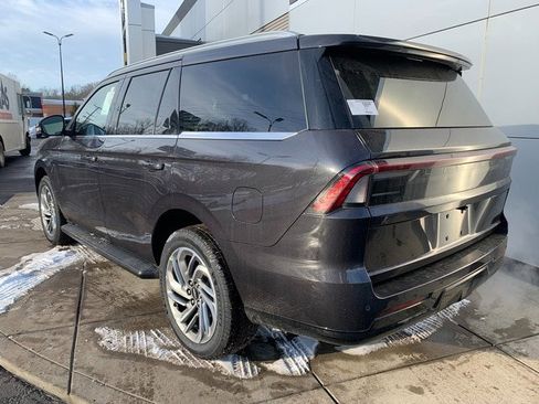 New 2026 Lincoln Navigator Premiere image 10