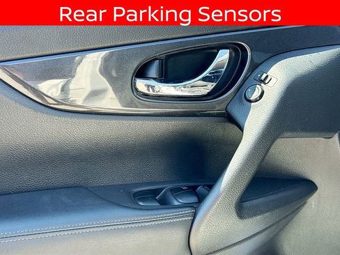 Used 2019 Nissan Rogue SV FWD image 17