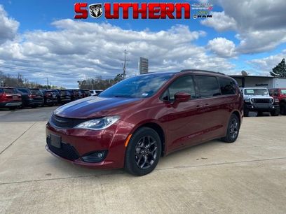 Used 2018 Chrysler Pacifica Touring-L Plus