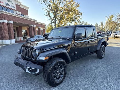 New 2025 Jeep Gladiator Sport AWD/4WD image 7