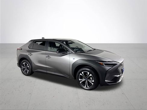 Certified 2023 Subaru Solterra Premium image 5