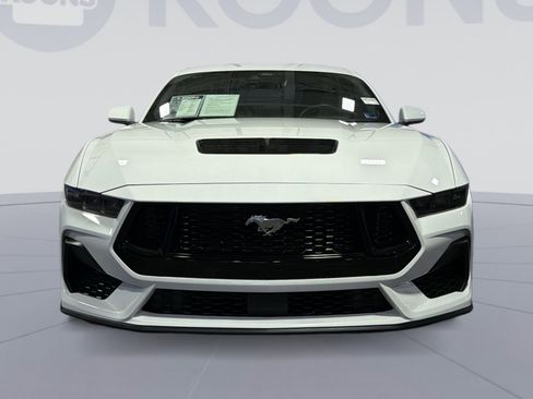 Used 2025 Ford Mustang GT RWD image 11