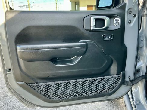 Used 2022 Jeep Wrangler Unlimited Sport image 40