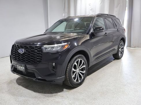 Used 2025 Ford Explorer ST-Line AWD/4WD image 7