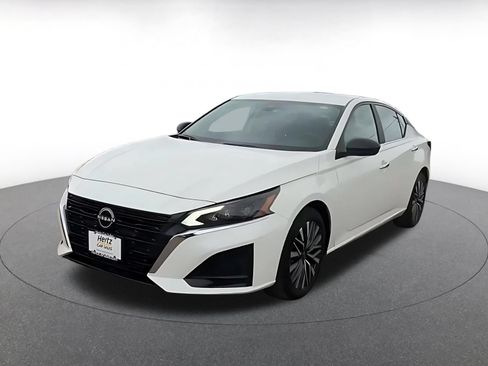 Used 2025 Nissan Altima 2.5 SV FWD image 6
