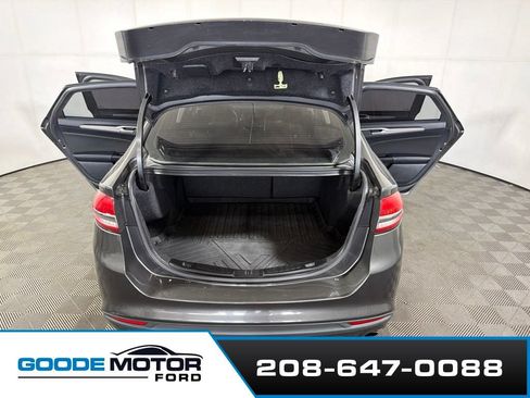 Certified 2017 Ford Fusion SE FWD image 21