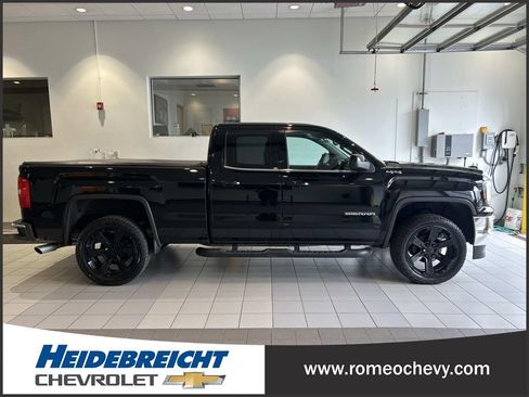 Used 2019 GMC Sierra 1500 SLE w/ SLE Value Package AWD/4WD image 2