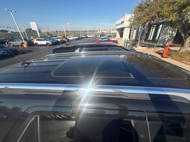 Used 2018 Ford Explorer Limited w/ Equipment Group 301A AWD/4WD image 12
