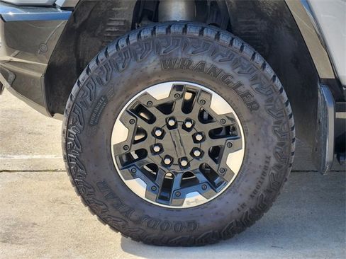 Used 2024 GMC Hummer EV 3X w/ Extreme Off-Road Package image 10