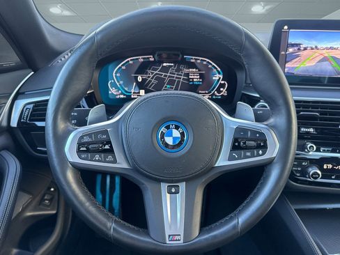 Used 2023 BMW 530e w/ Executive Package image 16